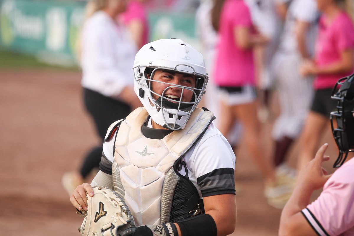 IAsoftball_'s tweet image. 🚨THROUGH 3🚨

WAYNE: 0
CLARKSVILLE: 4

#IAsoftball X #iahssb