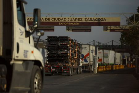 digitalD1va_'s tweet photo. Texas businesses brace for possible 30% tariffs on Mexican goods next week, threatening supply chains, prices, and $281 billion in trade with the state's largest partner. https://t.co/bQilGKYsxC https://t.co/qVTdyIRC3G