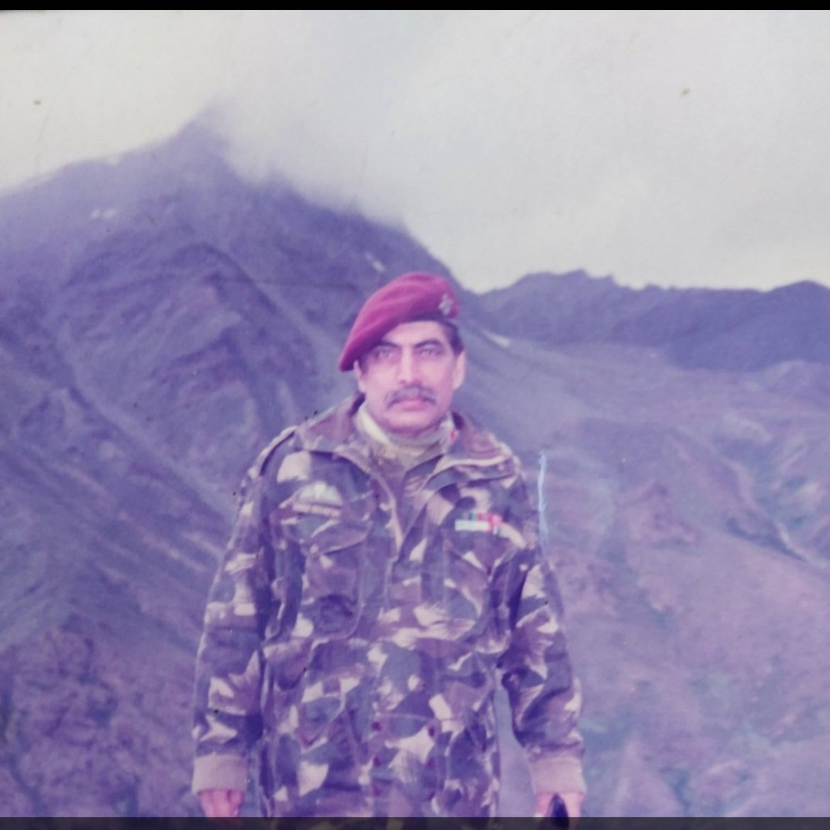 #KargilDiwas We pay homage to d 527 warriors who made d supreme sacrifice recapturing Kargil Heights - a mission impossible. Salute to all who made this possible, Success was not a probability&amp; Failure not an option.26 July 99-Sando post Dras with Tiger Hill in the background.