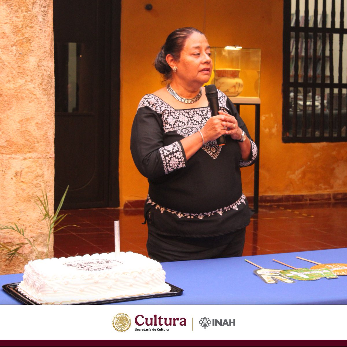 inahcampeche's tweet image. #40AñosINAHCampeche

✨El personal del INAH Campeche de la mano de la arqueóloga Adriana Velázquez Morlet, celebramos 4 décadas de la creación de esta noble institución en el Estado.

#Dirección #Arqueología #Restauración #MonumentosHistóricos #ArqueologíaSubacuática #Museos