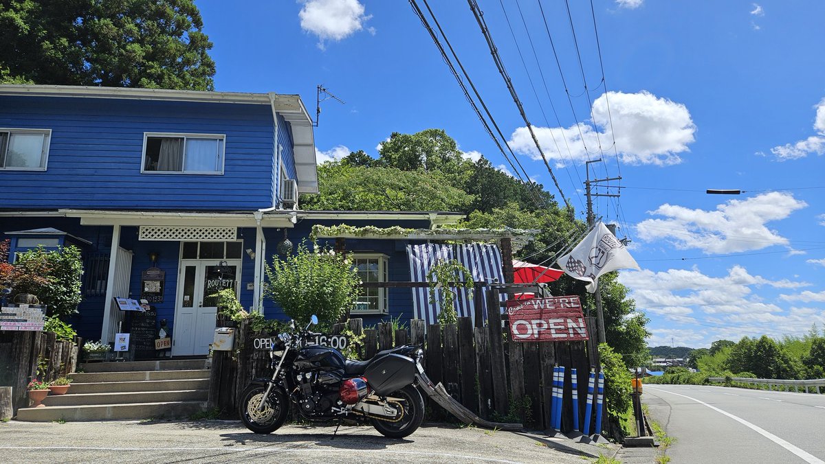 asuparider's tweet image. 兵庫県丹波篠山市 ROUTE 77 に到着。
インテリアが素敵な大人のカフェ。
恐竜バーガー美味しかったです😋🍔🦖