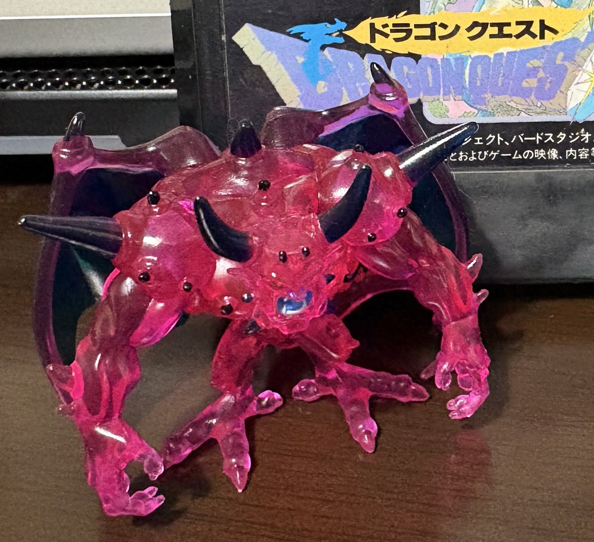 tinyafuro's tweet image. 今日の暑さはドラクエで例えると..
ラスボスが吐き散らすしゃくねつのほのおで150のダメージ受けて全滅する感じだな🔥
フバーハ(シャツクール)いつもより多めにシュッシュッしてきたけど、焼け石に水で仕事始まる前からHPかなり削られたぜ💦