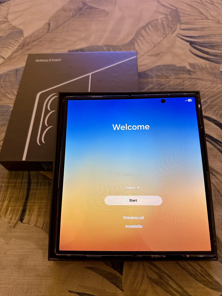 TheOtherJonB's tweet photo. Sorry iPhone, it’s been real #samsung #fold7 https://t.co/1G62dee76w