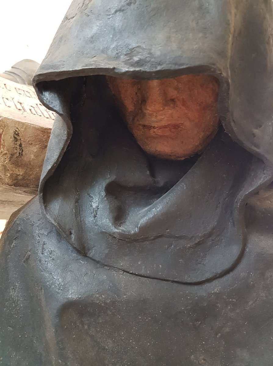 Souvenirs du musée du Louvre avec le tombeau de Philippe Pot