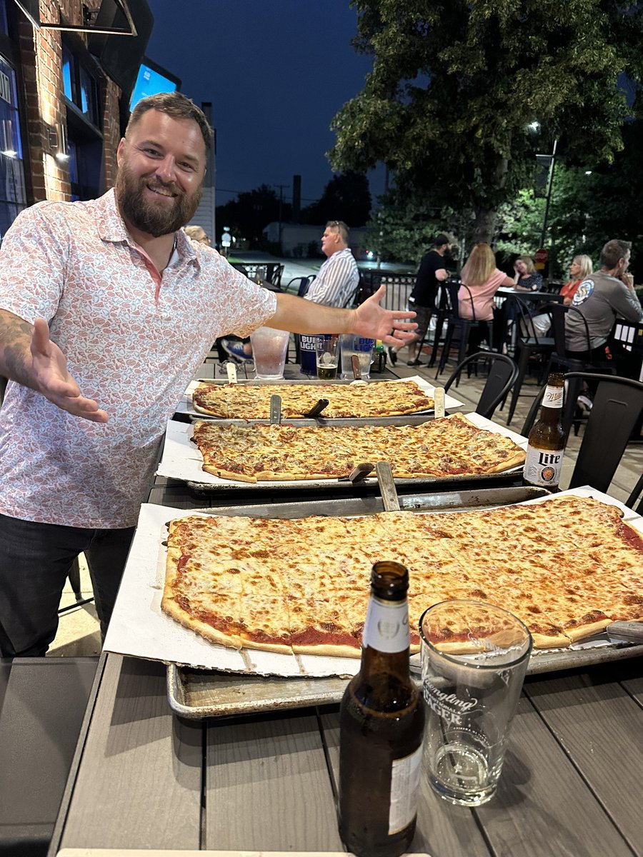 JChainsX's tweet image. Proof of Pizza!!! 🍕