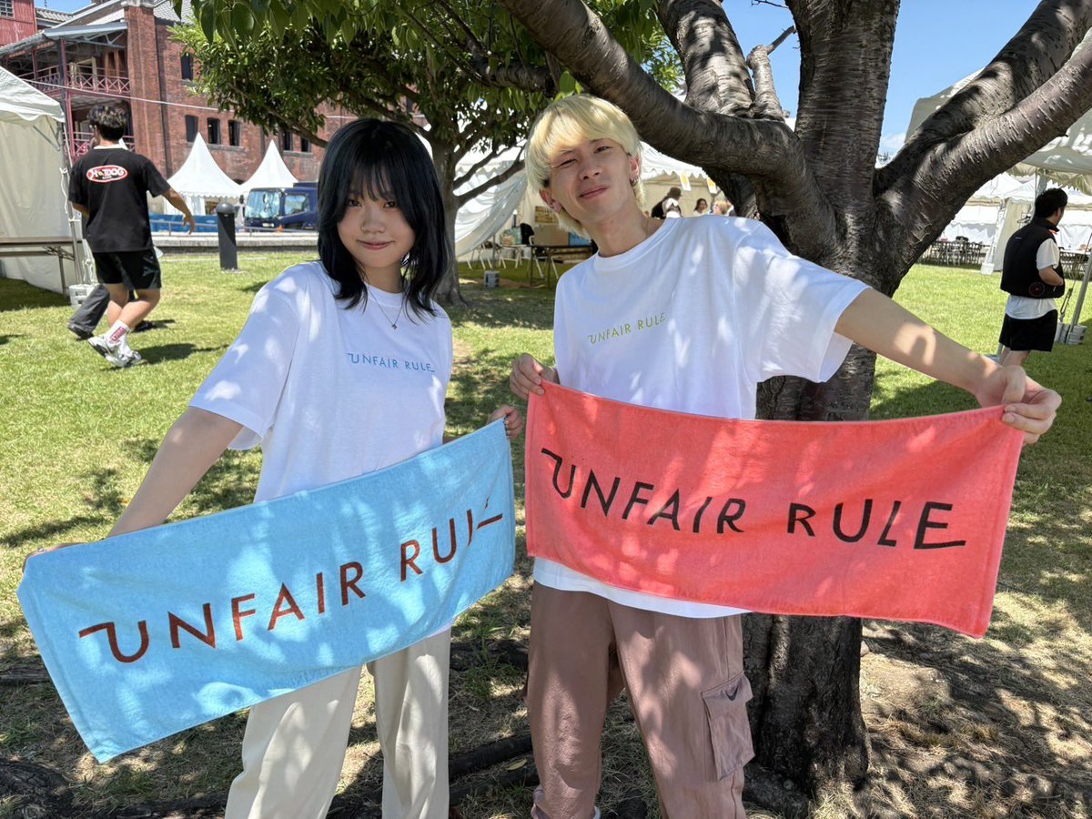 UNFAIR_RULE's tweet image. 【 UNFAIR RULE 新グッズ🌻】
☀️EMBROIDERY T-SHIRT
SKY L着用
LIME XL着用
☀️ERASER CAP
☀️FACE TOWEL
チョコミント
スイカバー
是非ゲットしてください🍉