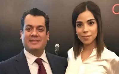 <a href="/KarlaMaEstrella/">Karla Estrella</a> Día 14

En apoyo a <a href="/KarlaMaEstrella/">Karla Estrella</a>, ciudadana común; reconozco a Usted, <a href="/DianaKarinaBa/">Diana Karina Barreras</a> como:

#DiputadaCensuradora

Continúa el impresentable de tu marido Sergio Gutiérrez defendiéndote enloquecidamente, reafirmando el absoluto nepotismo que practican.