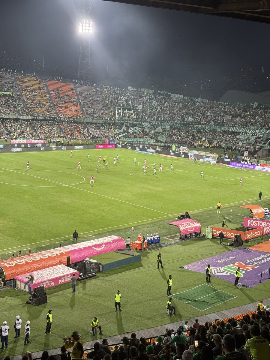 mikemaquinadel's tweet image. Tirando factos hasta equivocarme
Día #339
Estoy viendo al campeón actual del futbol colombiano y está como pa darse un tiro con los alebrijes de Oaxaca de la segunda división de México