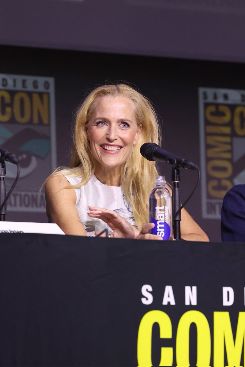 archivegilliana's tweet image. GILLIAN! 🚨 New pics of Gillian Anderson during the #TronAres panel at #SDCC2025. 📸