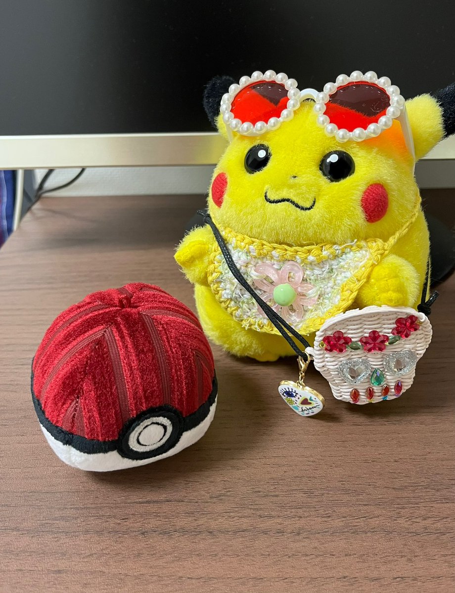 oshaberipikachu's tweet image. なんか私のモンボ常に俯いてる