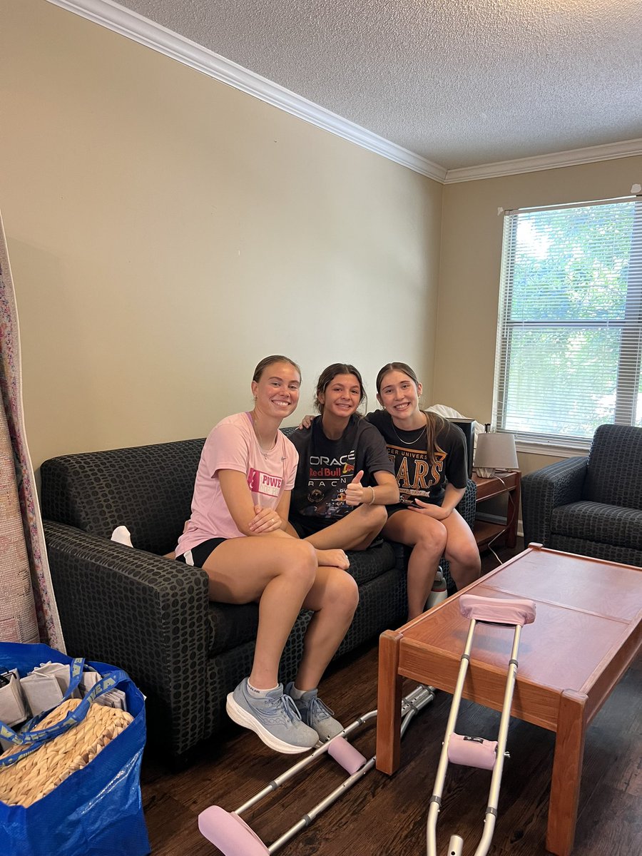 MercerWSoccer's tweet image. We’re so back. So happy to have everyone back on campus and to get started soon! GO BEARS 🐻