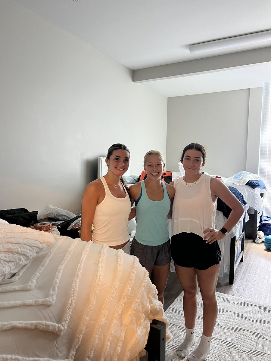 MercerWSoccer's tweet image. We’re so back. So happy to have everyone back on campus and to get started soon! GO BEARS 🐻