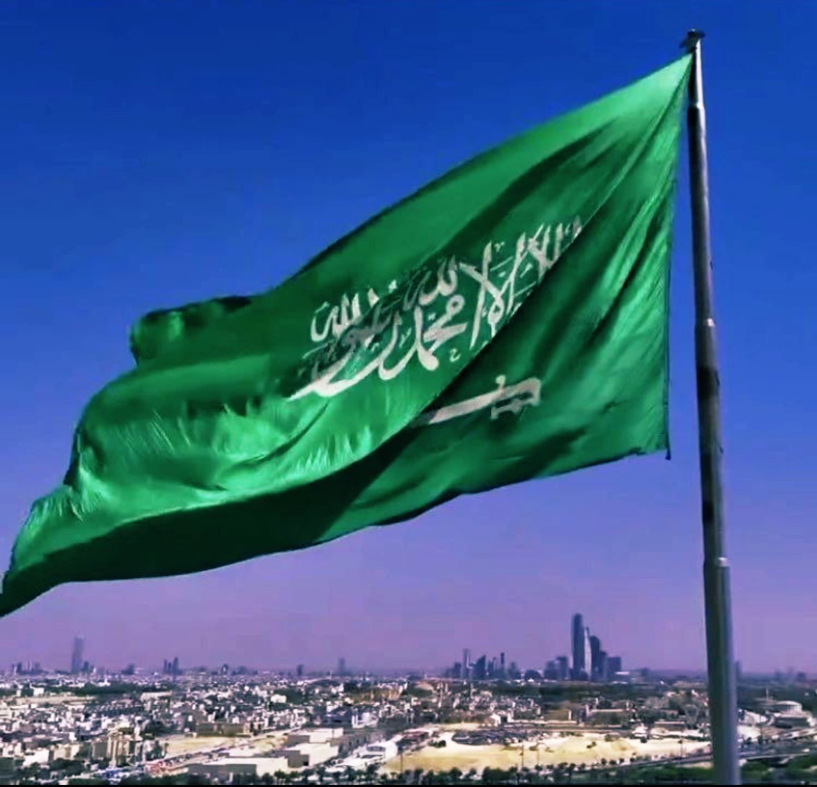 rtbbhmk7's tweet image. راية التوحيد  خفاقة