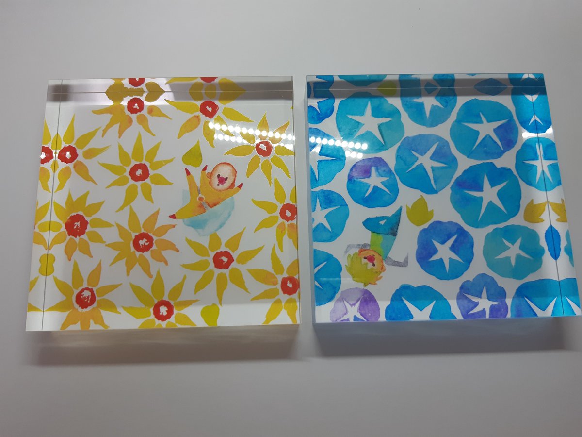 op_aroe's tweet image. 暑いので夏の花を🌼
アクリルパネルにしたから、凄く涼し気✨
年中デスクの上に飾ってるけどね✌