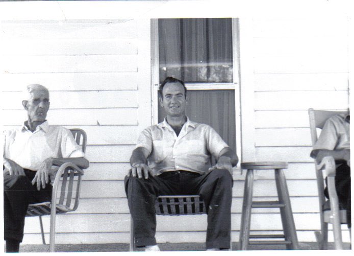 BuffaloByGodDan's tweet image. My great great grandfather, Garfield Finley, sitting next to his nephew Tom on Tom’s front porch in Damascus, Virginia. Garfield was a foreman for a coal mine just outside of Welch, West Virginia. There was a lot of money to be made in southern West Virginia in those days.
When…