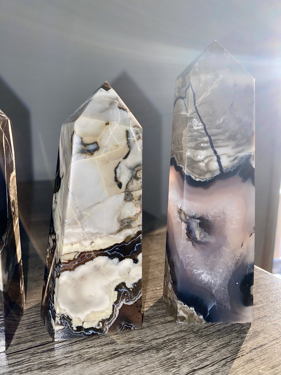 crystalmagick_'s tweet image. VOLCANO AGATE — 3 left 🤍🖤
UV reactive
- helps you stay calm & centered
- boosts inner power & resilience
- sparks inspiration & new ideas
– shields against negative energy
- harmonizes emotions & energy
– ignites motivation & drive
use code: FREESHIP
crystalmagickbylex.bigcartel.com