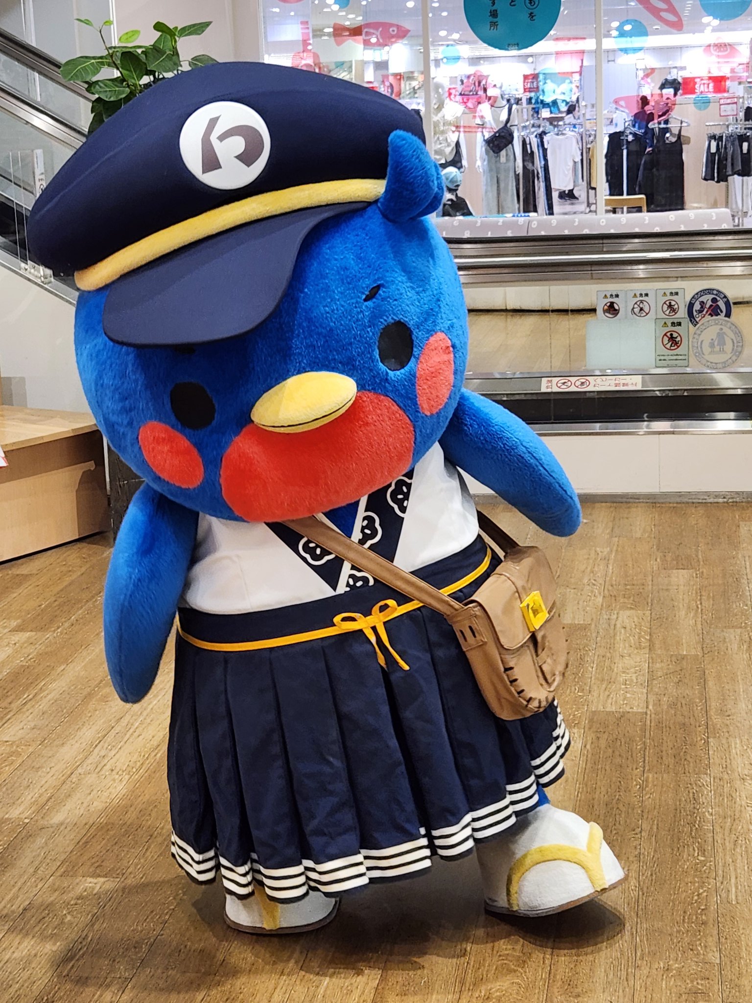 鉄ちゃん必見‼️鉄道看板 電車プレート 車両標本シリーズ「鉄顔 TETSU-GAN」｜株式会社トミーテック