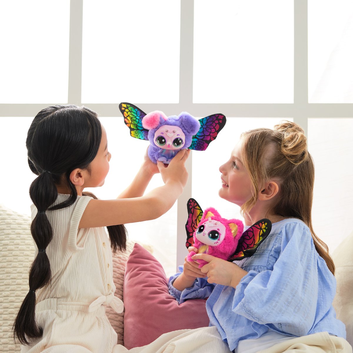 takaratomytoys's tweet image. /
本日発売🌷✨
\
うまれて!ウーモ
フラワーサプライズ
お花にお水をあげると…
お花の中で姿が変わる!?
キティーフライ/パピーフライの
2種類あるよ🦋
▼商品情報はこちら
takaratomy.co.jp/products/woomo…