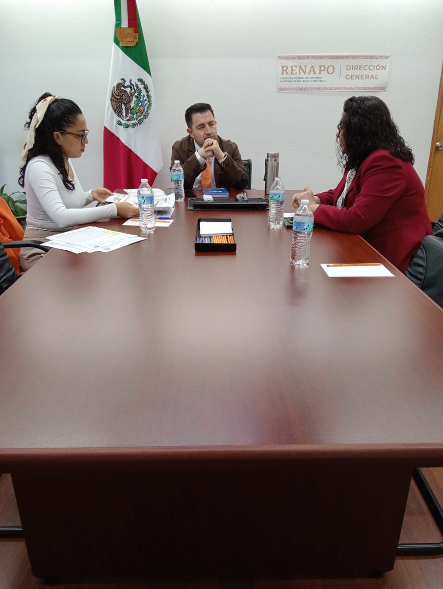 R2D2ARCE's tweet image. Recibimos en las oficinas de #RENAPO a la Directora del Registro Civil de #Veracruz, con quien acordamos acciones para fortalecer la implementación de la #CURP y garantizar los trámites registrales