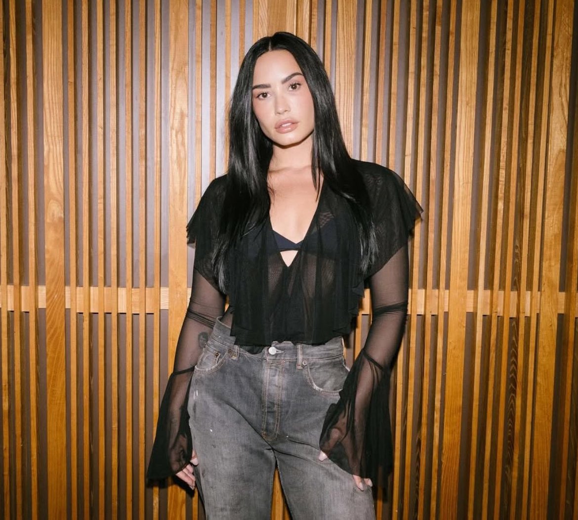 TheDemiList's tweet image. 🚨🚨🚨
With YouTube music adding the monthly listeners feature it has been revealed that Demi Lovato has +107M monthly listeners
She is one of the most streamed artists on the platform