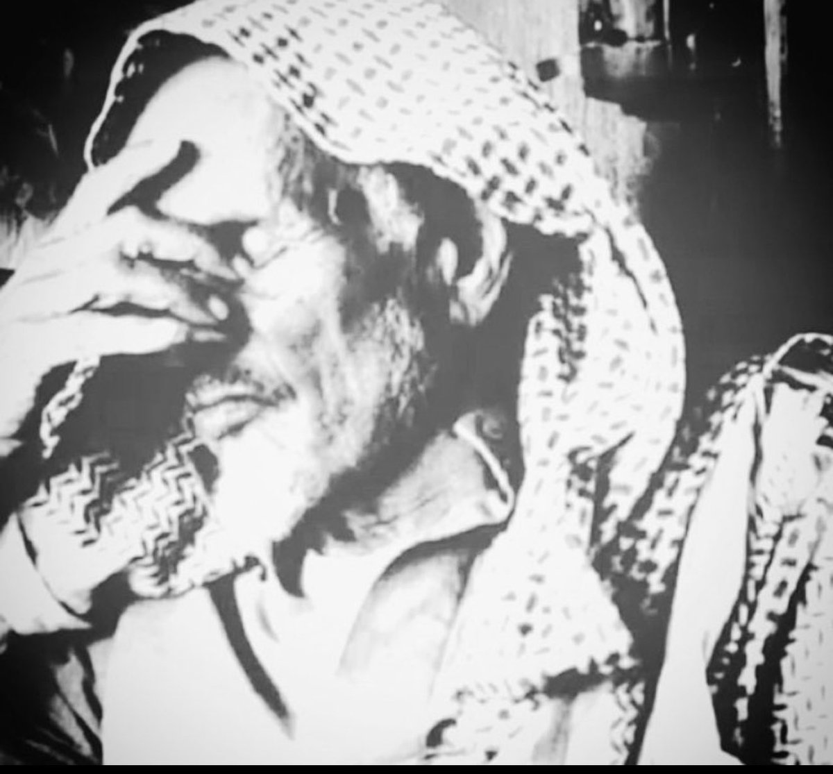 Qhta10ni's tweet image. من عطا وجهه عطا سلم جدانه 
ومن عطى دمعه عطى شي مايعطى