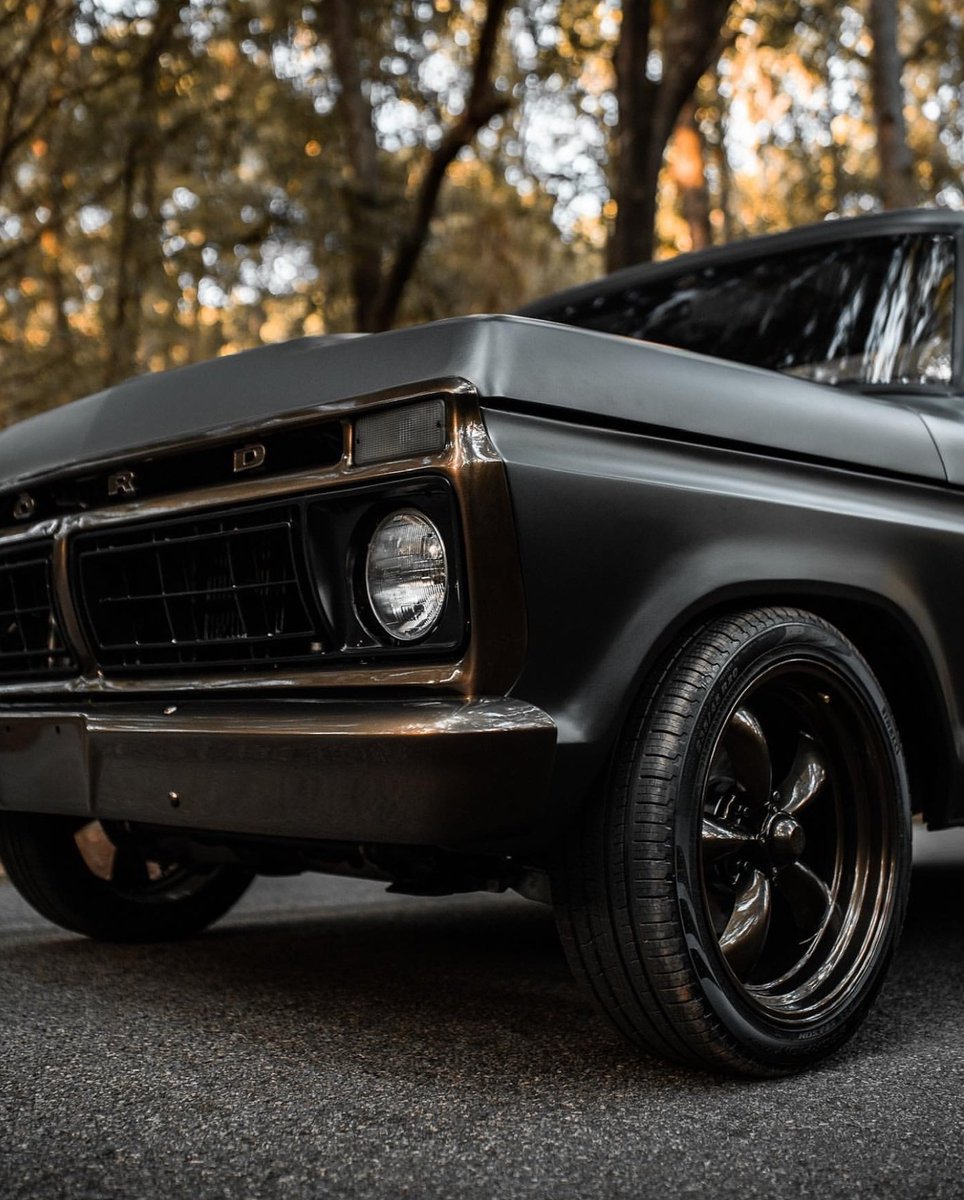 kmandei3's tweet image. #FrontEndFriday 😈