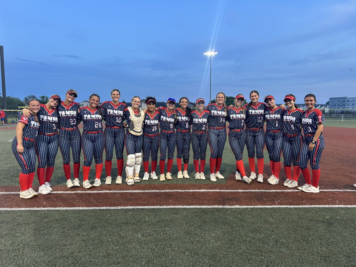 MustangsRene's tweet image. Another big win to finish the day for this group. Moving into the Final 4. See ya at 9am!