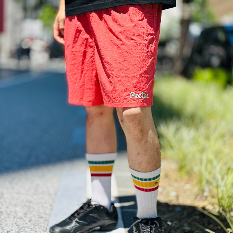 DISSIDENT_OSAKA's tweet image. ＼7月26日(土)発売／

PeeTee. (ピーティー) “GROO PEE SHORTS”

dissident1.com/product-list?k…

グルーピーロゴを刺繍したナイロンショーツ。

シワ加工を施した軽量で乾きやすいナイロン素材を使用したショートパンツ。街穿きや水辺での使用も可能で、様々なシーンで使えるアイテム。