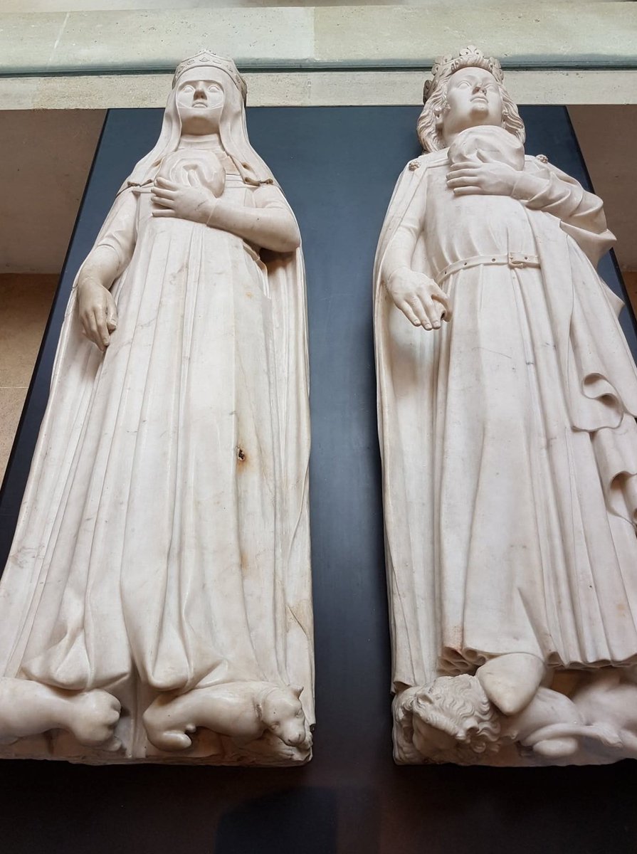 stefdesvosges's tweet image. Musée du Louvre : tombeaux d'entrailles de Charles IV et de Jeanne d'Evreux, ils viennent de l'abbaye de Maubuisson