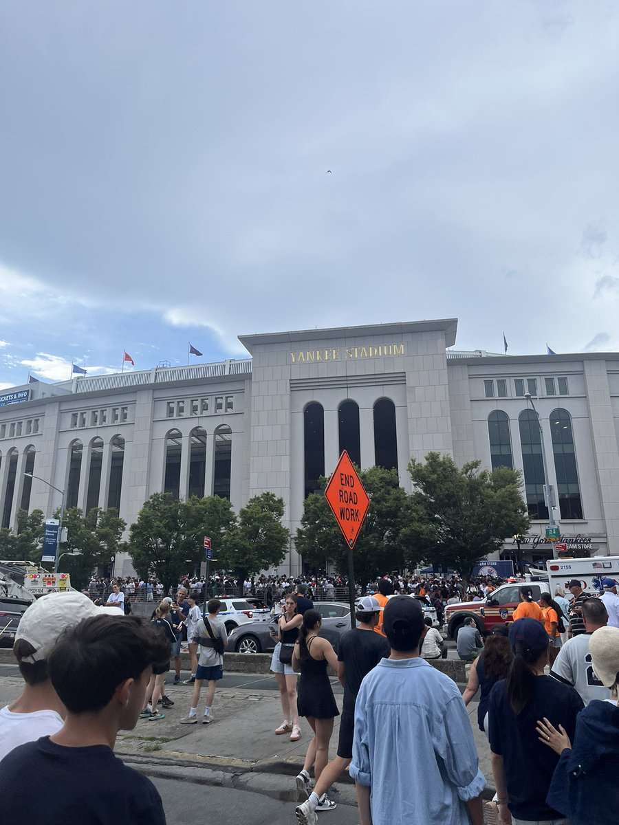 NotCease's tweet image. I know it’s the Crosstown Classic tonight, but I’m at the house that Greg Bird built.