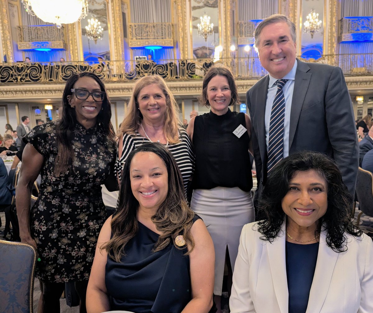 mike_cabonargi's tweet image. Congratulations to @richklawiter @dlapiper & all the @ChicagoBarAssoc Pro Bono Awardees. Proud to celebrate equal access to justice for all.