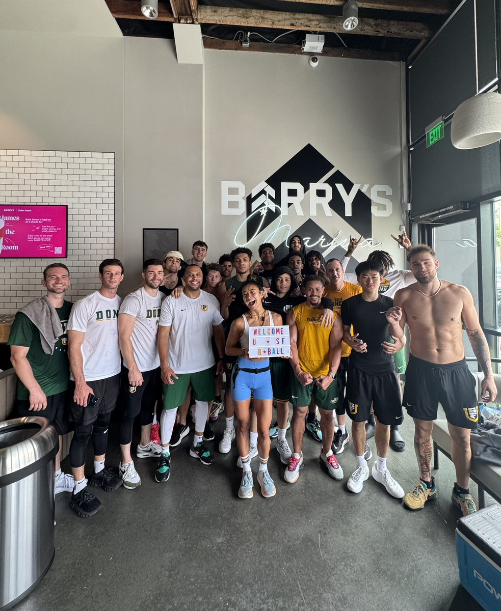 USFDonsMBB's tweet image. Big time end our summer program this morning at Barry’s Bootcamp 💪
#USFDons | #WCChoops