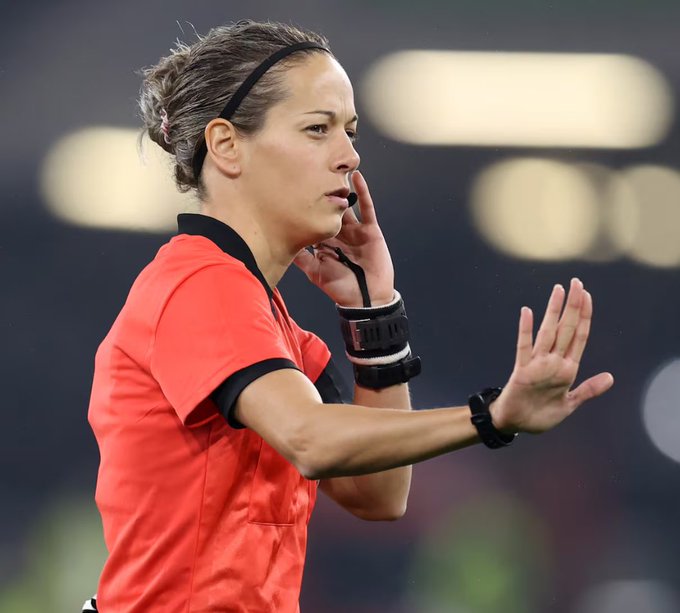 CutekellySky's tweet image. Bribes 👩👩
ref Var its not new inf in football
any way away of all this
really we was happy bc Arsenal won uwcl 2024 2025
we have many good friends there
away of all this
most of ref und var is very good . we not attacking them bc they are good
only some attacking them for🐺