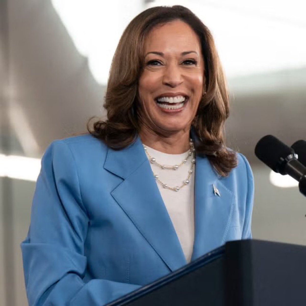 harmonia_queen's tweet image. Vice President Kamala Harris will launch her candidacy for Governor of California and officially make an entrance soon
Close sources say they don't know when but we are expecting a launch (July 26th)