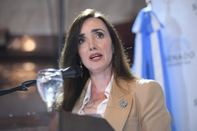 MaxiGalin's tweet image. #Argentina &quot;#Milei impuso fábulas conmovedoras. “El armado político lo aburre”. Imbatible. Lo suyo es la macroeconomía. Especialista en “crecimiento con o sin dinero”. Macanas, todas, para la gilada&quot; jorgeasisdigital.com/2025/07/25/fab… por @AsisOberdan