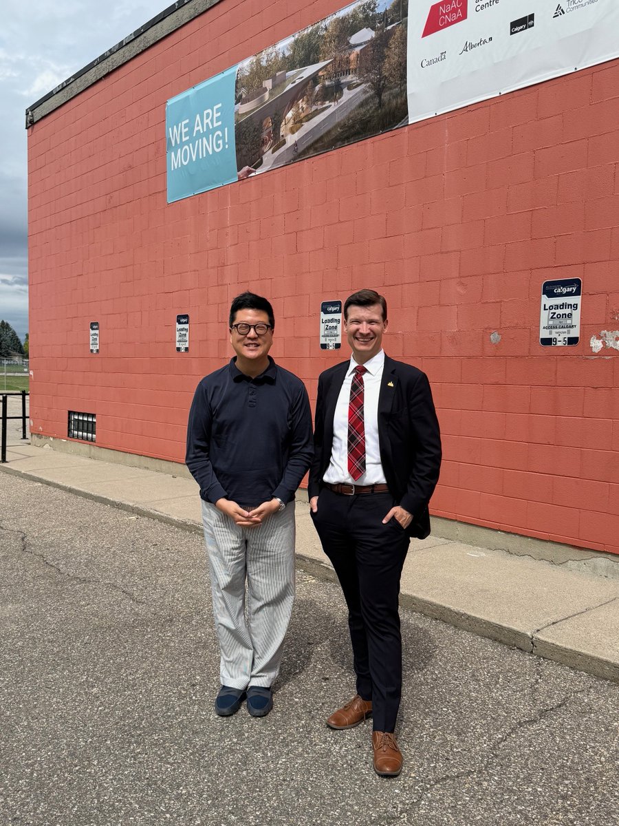 JSRyu2025's tweet image. The NaAC (@AccessArtsCA) is hosting a series of roundtable discussions w #yyccc mayoral candidates, connecting them with leaders from oursector in #yyc. Our first candidate @JeromyYYC led an engaging discussion on how we can build a city that is truly accessible + uplifts all.