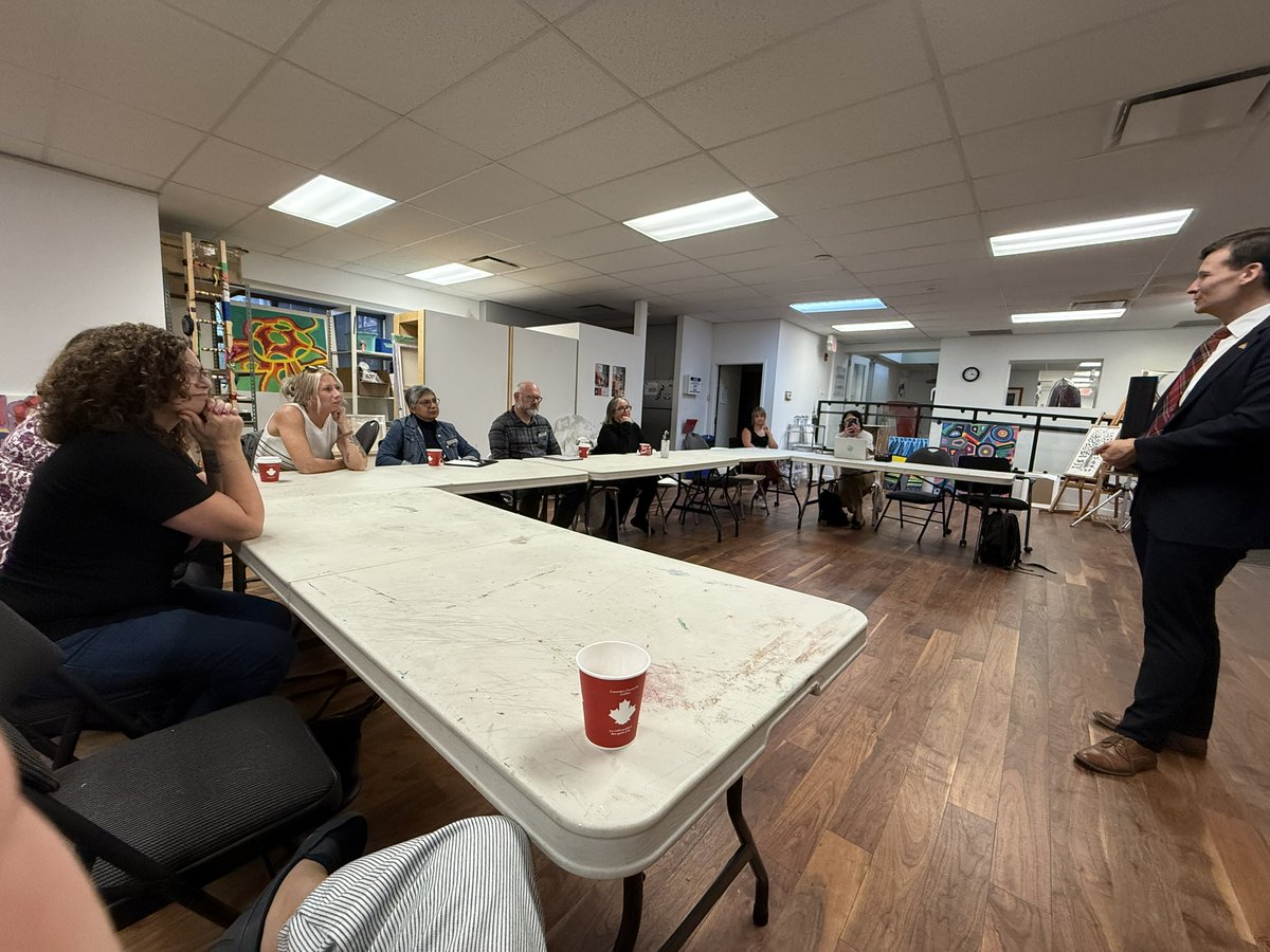 JSRyu2025's tweet image. The NaAC (@AccessArtsCA) is hosting a series of roundtable discussions w #yyccc mayoral candidates, connecting them with leaders from oursector in #yyc. Our first candidate @JeromyYYC led an engaging discussion on how we can build a city that is truly accessible + uplifts all.