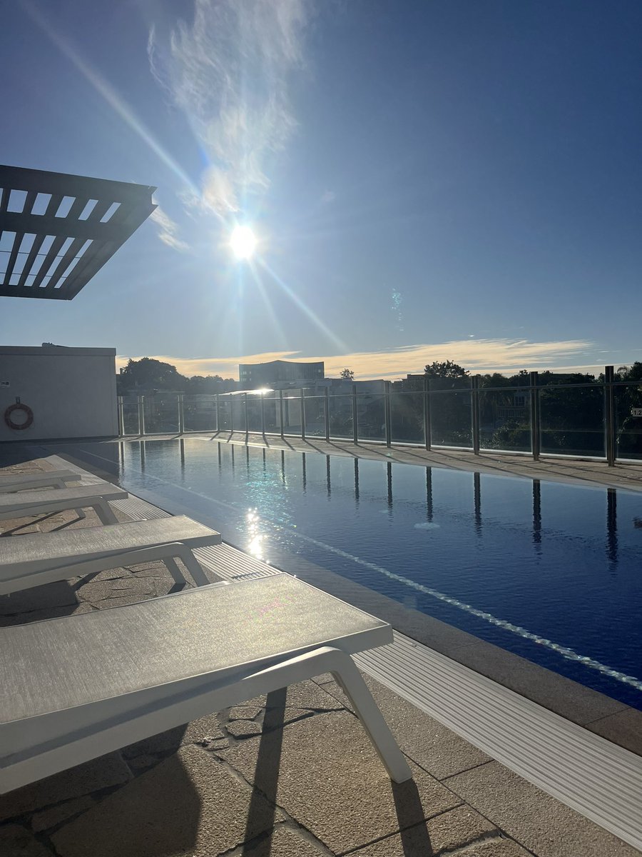 architecht0nics's tweet image. Brisbane winter is wild