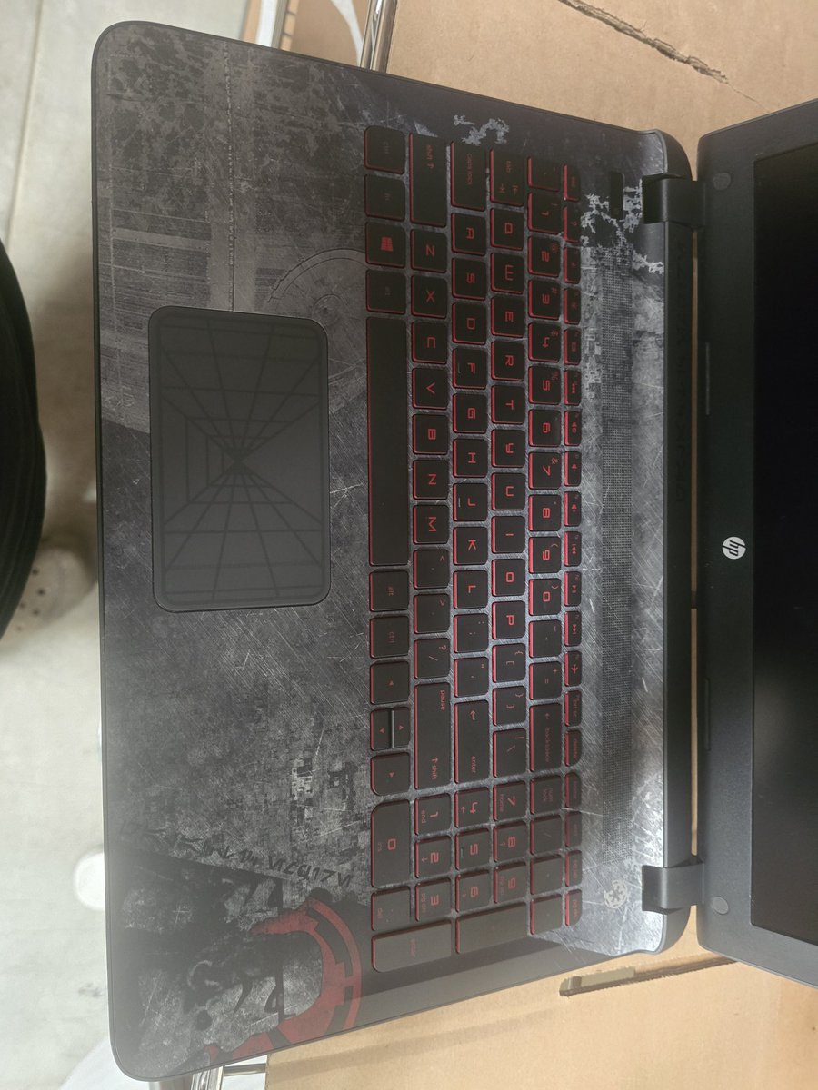 Coochiesaurus0's tweet image. When I see Star wars stuff I think of @crybbycl0wn lol,
Just got that limited edition Star wars HP laptop at work u know I had to take it home,