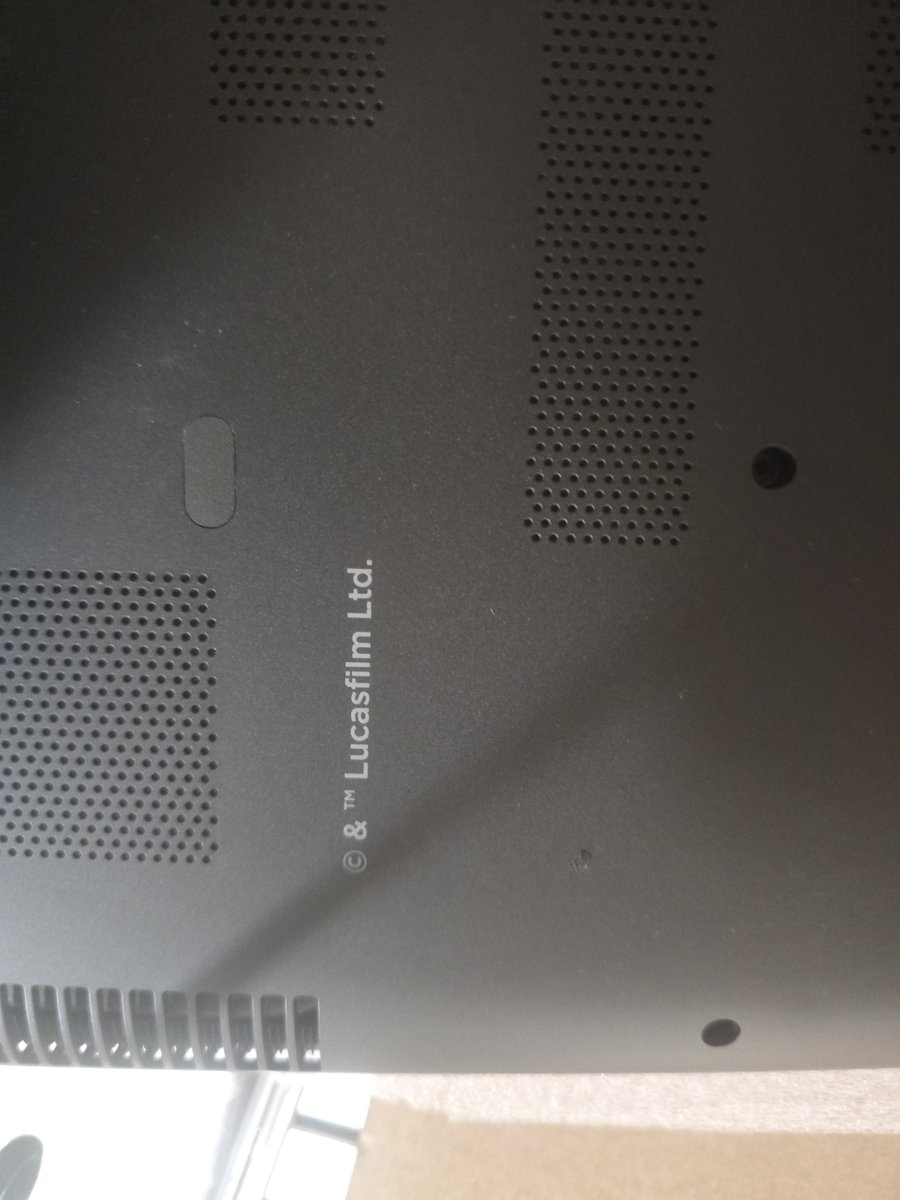 Coochiesaurus0's tweet image. When I see Star wars stuff I think of @crybbycl0wn lol,
Just got that limited edition Star wars HP laptop at work u know I had to take it home,