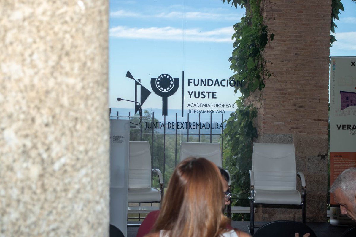 Máster Historia Monarquía Hispánica UCM (@monarqhispanucm) on Twitter photo 🗣️Esta semana se llevó a cabo en el Monasterio de San Jerónimo de Yuste el #curso de #verano ‘Salud, enfermedad y nutrición en el reinado de Carlos V’, organizado por la <a href="/fundacionyuste/">Fundación Yuste</a> al que han asistido estudiantes y egresados de nuestro #máster.
⬇️👏📷 🗣️Esta semana se llevó a cabo en el Monasterio de San Jerónimo de Yuste el #curso de #verano ‘Salud, enfermedad y nutrición en el reinado de Carlos V’, organizado por la <a href="/fundacionyuste/">Fundación Yuste</a> al que han asistido estudiantes y egresados de nuestro #máster.
⬇️👏📷