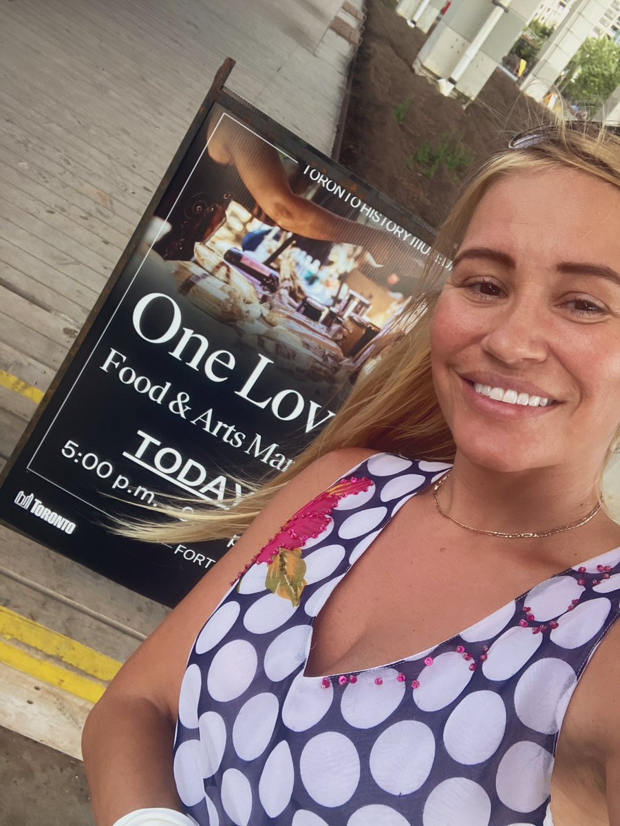 TheresaLongo's tweet photo. Super fun time at One Love Food & Arts Market at #TheBentway #Toronto Next one is August 14, 2025 5-9PM 🌸 Visit & shop local 🌸 A dear friend organized this event 🇨🇦 #ThingsToDo https://t.co/zWKWMvubN8