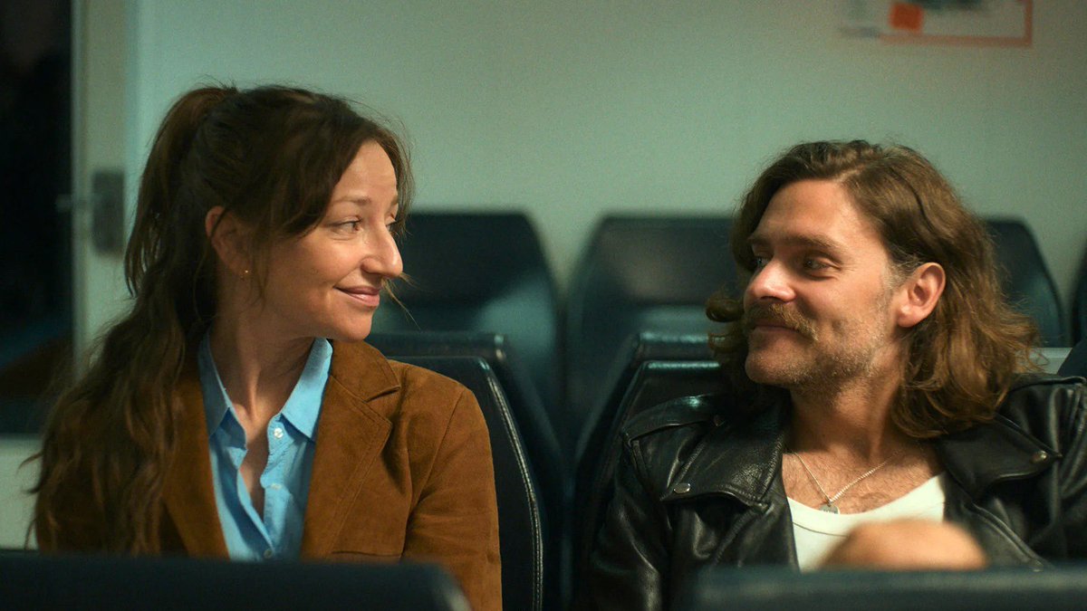 MimeOsen's tweet image. Des années que je n’avais pas vu un excellent film scandinave, et le miracle s’est produit avec Amour de Dag Johan Haugerud, de la trilogie d’Oslo. 2H de bavardages charmants, de personnages attachants. avec au cœur du dispositif un ferry en catalyseur des possibles. À voir