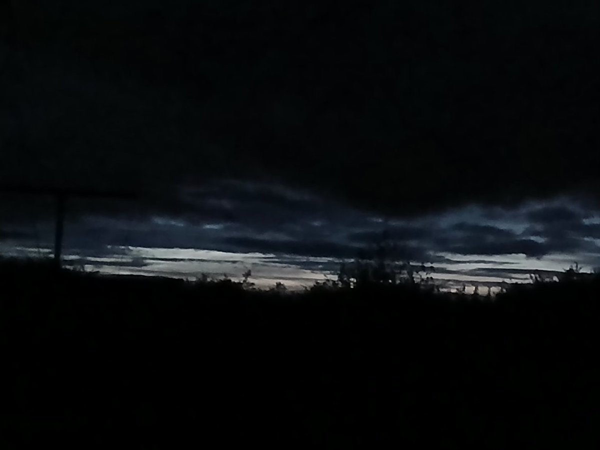 urlofcork's tweet image. 10.45pm, looking West, we hold on with trembling fingers to the last of the long nights