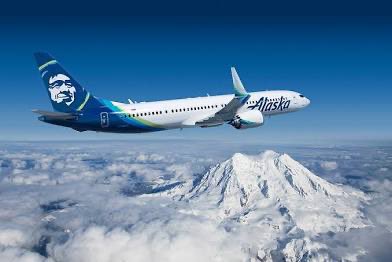 JimBobW49's tweet image. VIDEO: Plane strikes deer on Kodiak, Alaska runway, grounds Alaska Airlines flights
alaskasnewssource.com/2025/07/25/pla…