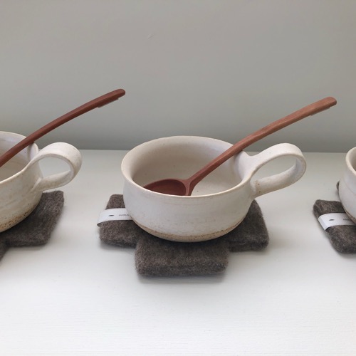 kurashi_to_osha's tweet image. 毎日使いたくなる陶芸家イトウサトミさんの器 kurashi-to-oshare.jp/goods/227717/