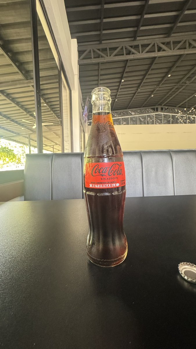 daniloperla's tweet image. Coca cola light, coca normal y coca cola zero.