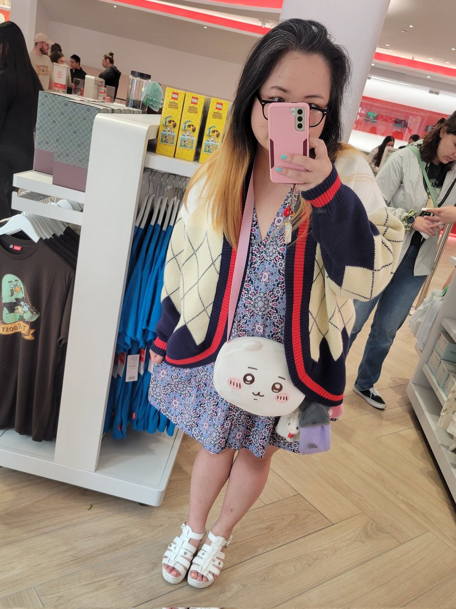 ladylawga's tweet image. Went to the Nintendo store today and can u believe it there wasn't a fire emblem section 😔 this is SO tragic