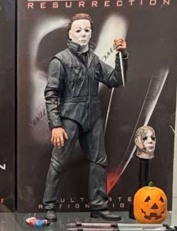 ScoutTheArtist_'s tweet image. Hmmm… I found it on Instagram. It was originally posted by rampageon_78_designs. 

“A buddy Tristin just sent me this - resurrection Neca?”

Share your thoughts if this is real or not.