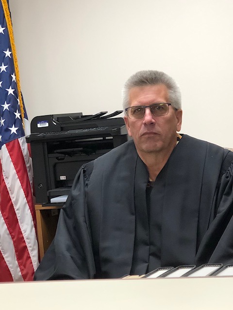 ALLEGED R*PIST RELEASED ON $1 BAIL

Meet Brent Trimbell, who was arrested in NY on charges of first-degree rape, aggravated sexual abuse, and endangering the welfare of a child, was RELEASED from custody after Justice Michael Ripa set his bail to ONE DOLLAR.

Why is an alleged